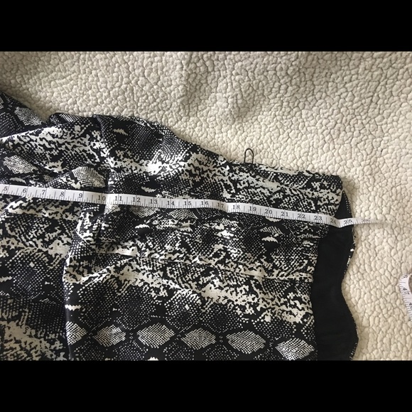 👗Prom👗 Black and white snake print dress. - Picture 5 of 5